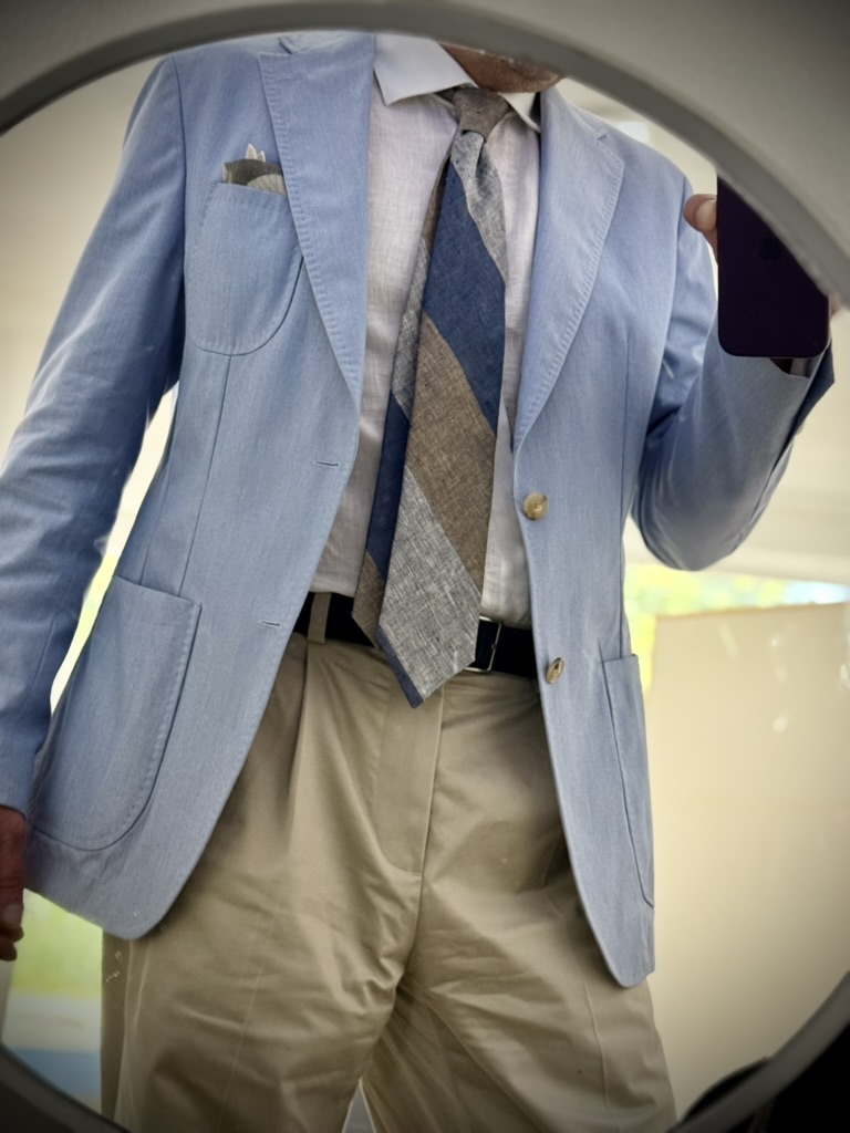 Ein Sommeroutfit aus Chambray, Leinen und Twill